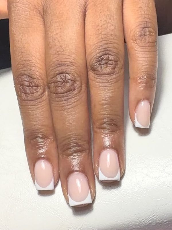 French blanche courte, forme carrée